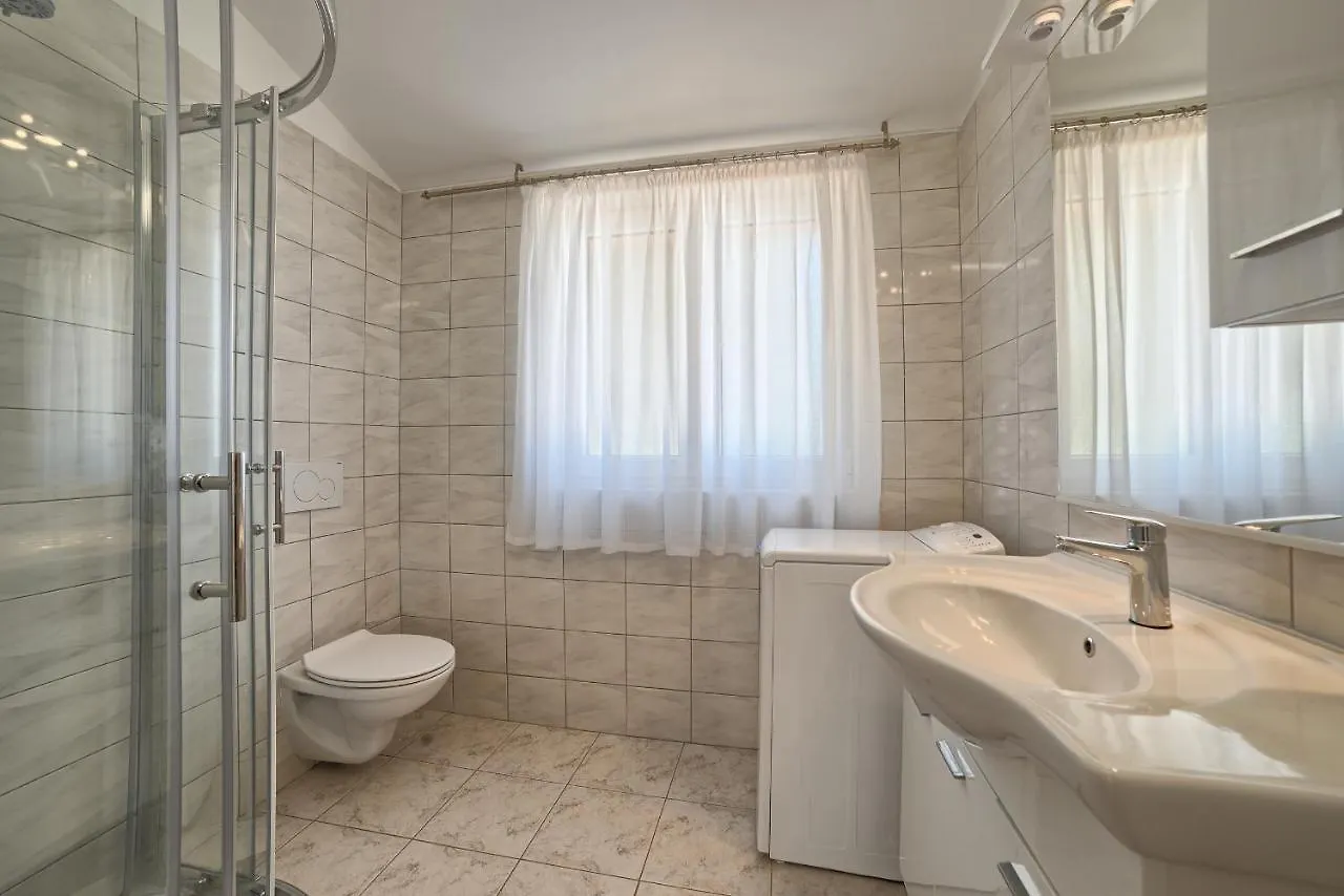 Complex Of Two Villas Palera Xxl With Private Pools Liznjan