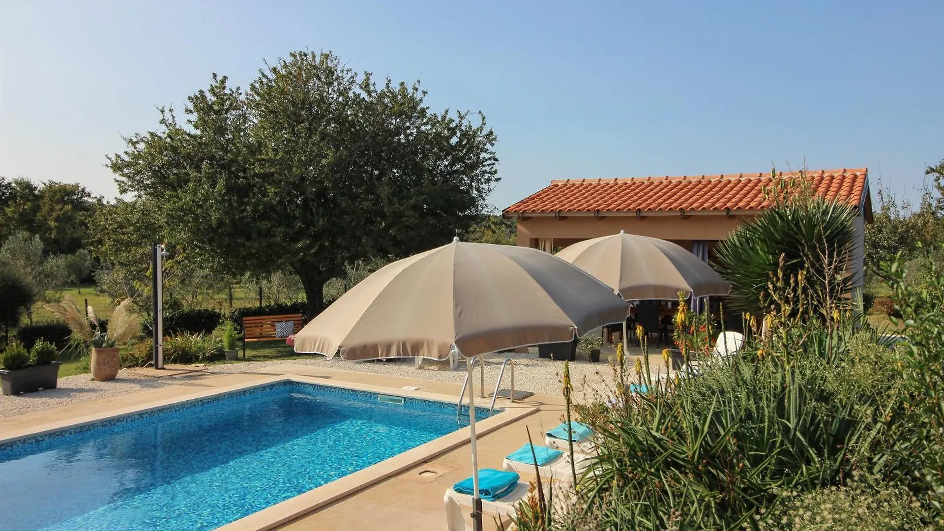 Complex Of Two Villas Palera Xxl With Private Pools Liznjan 0*,  Croatia